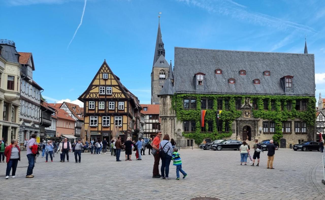 Fewo Otto- Sanierte Ferienwohnung Im Einzeldenkmal Quedlinburg Luaran gambar